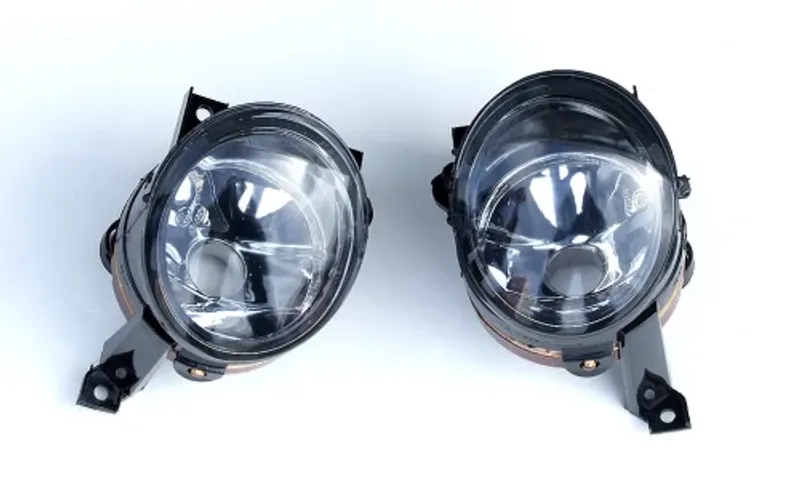 КОМПЛЕКТ ЛЯВ И ДЕСЕН ФАР ФАРОВЕ ХАЛОГЕНИ ЗА ПРЕДНА БРОНЯ ЗА VW TOURAN ФОЛКСВАГЕН ТУРАН 2003-2006 - 0