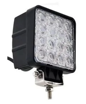 Универсален 48W Лед LED Халоген Фар Работна Лампа 12V - 24V с Насочена Spot Светлина за автомобил офроуд бус ван камион