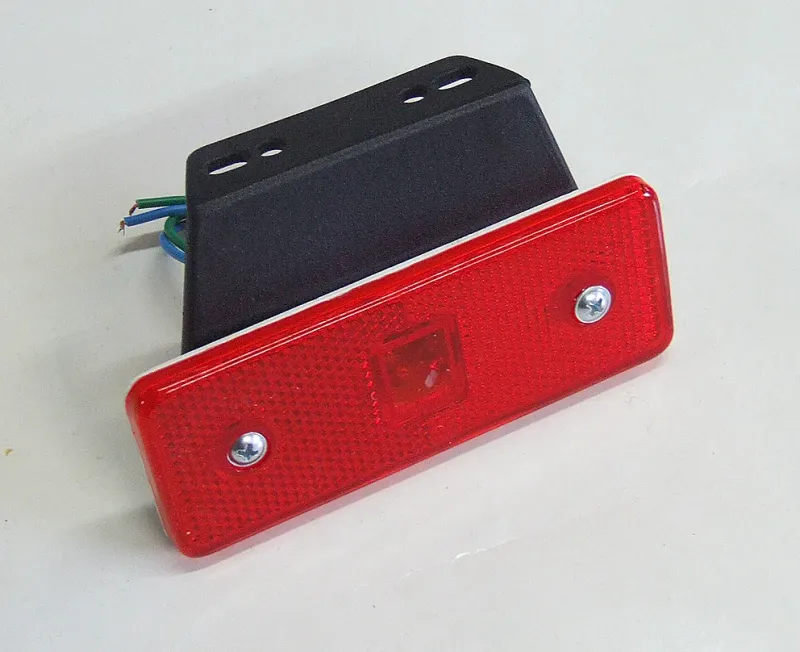 12V Диоден 4 LED ЛЕД Маркер габарит токос светлина за камиони бус ван ремарке каравана - 110 мм х 40 мм - червен - 0