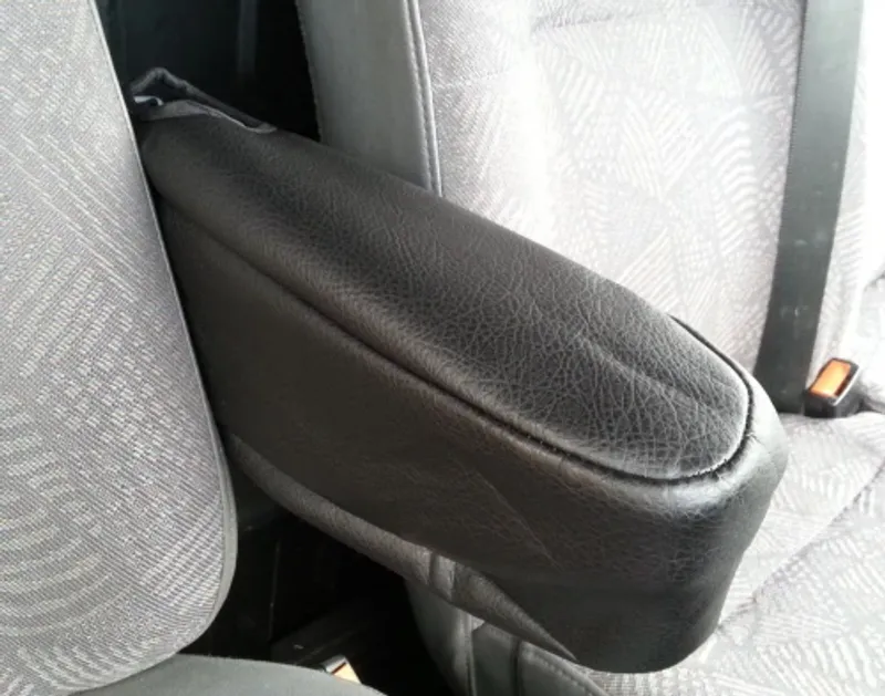 Универсален черен калъф протектор за подлакътник от висококачествена еко кожа - 0