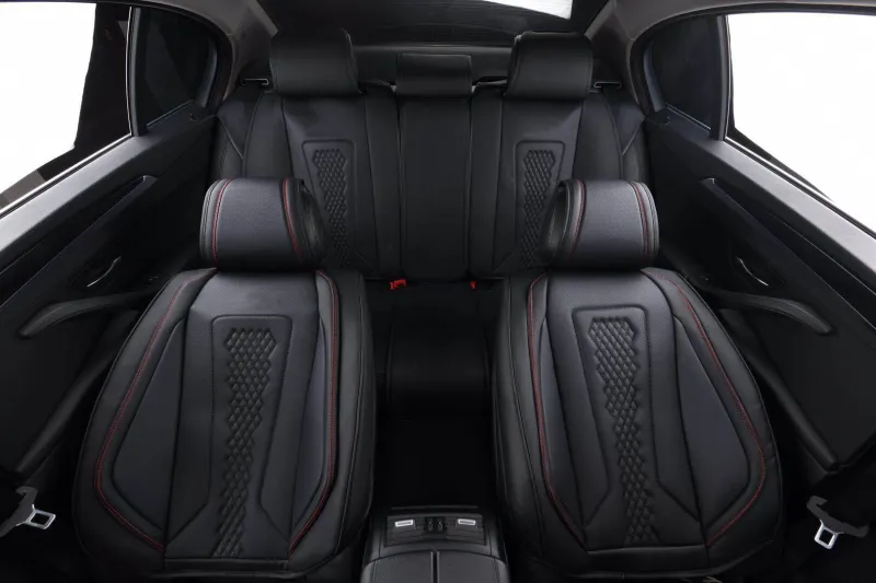 Пълен Комплект Универсална Тапицерия, Калъфи За Автомобилни Седалки Лукс Еко Кожа в Черно с червен конец, шев TAP930 - 0