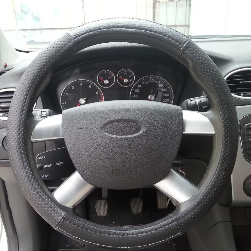 Универсален калъф за волан от висококачествена еко кожа - 0